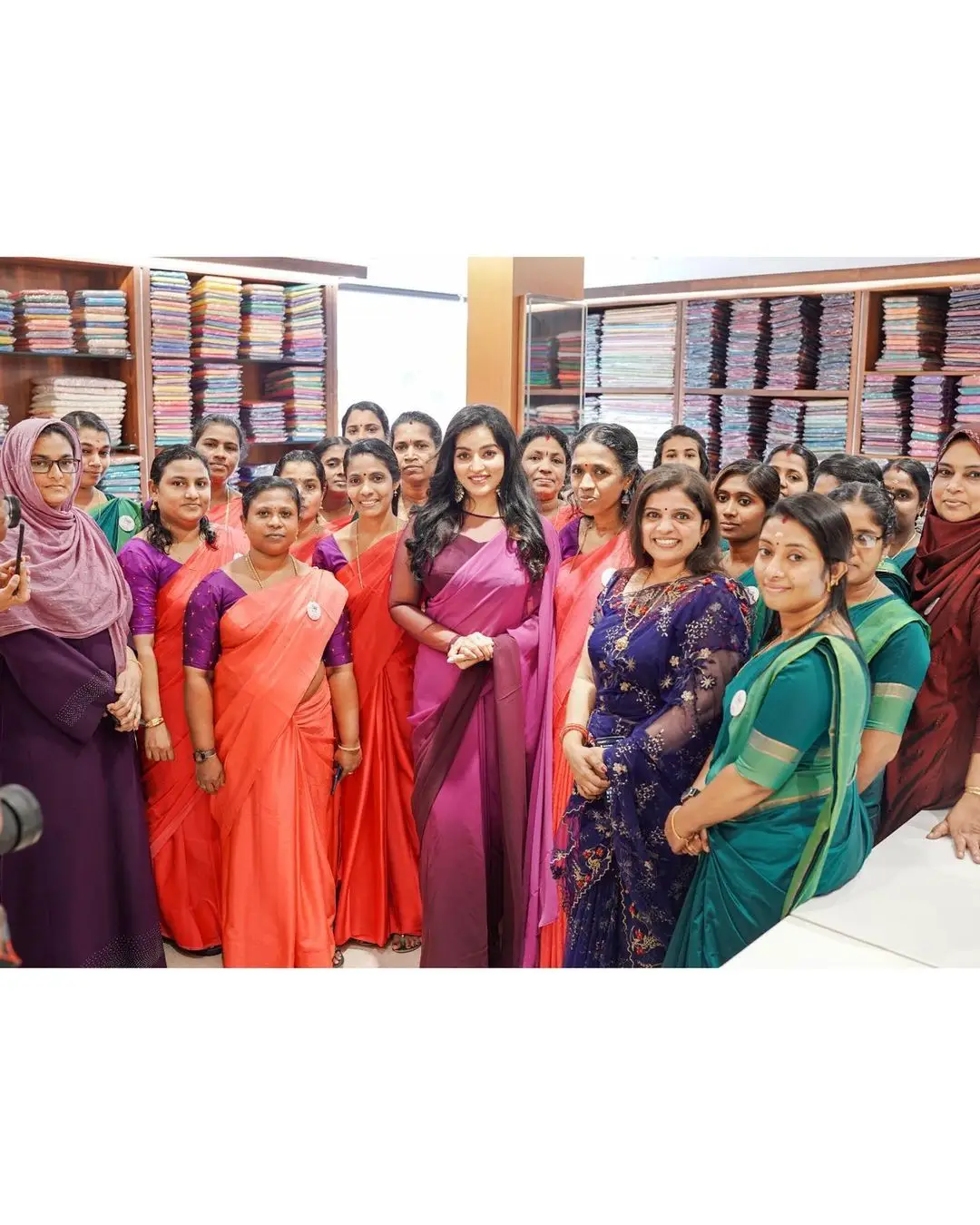 Malavika Menon In South Indian Traditional Pink Saree Maroon Blouse